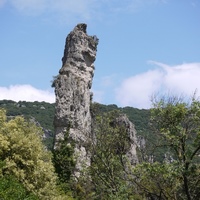 Photo de France - Le Cirque de Mourèze et le Lac du Salagou